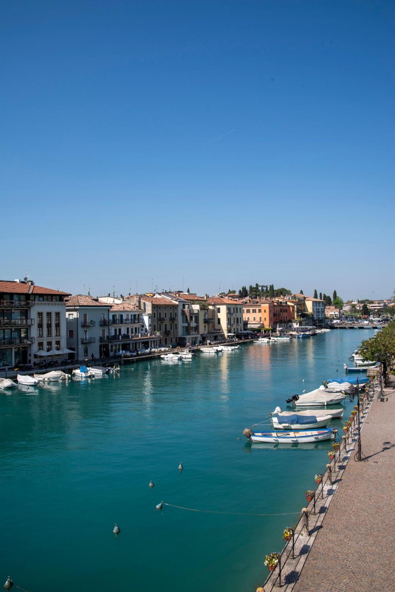 Palazzo Cordigero - Apartments เปสเคียรา เดล การ์ดา ภายนอก รูปภาพ