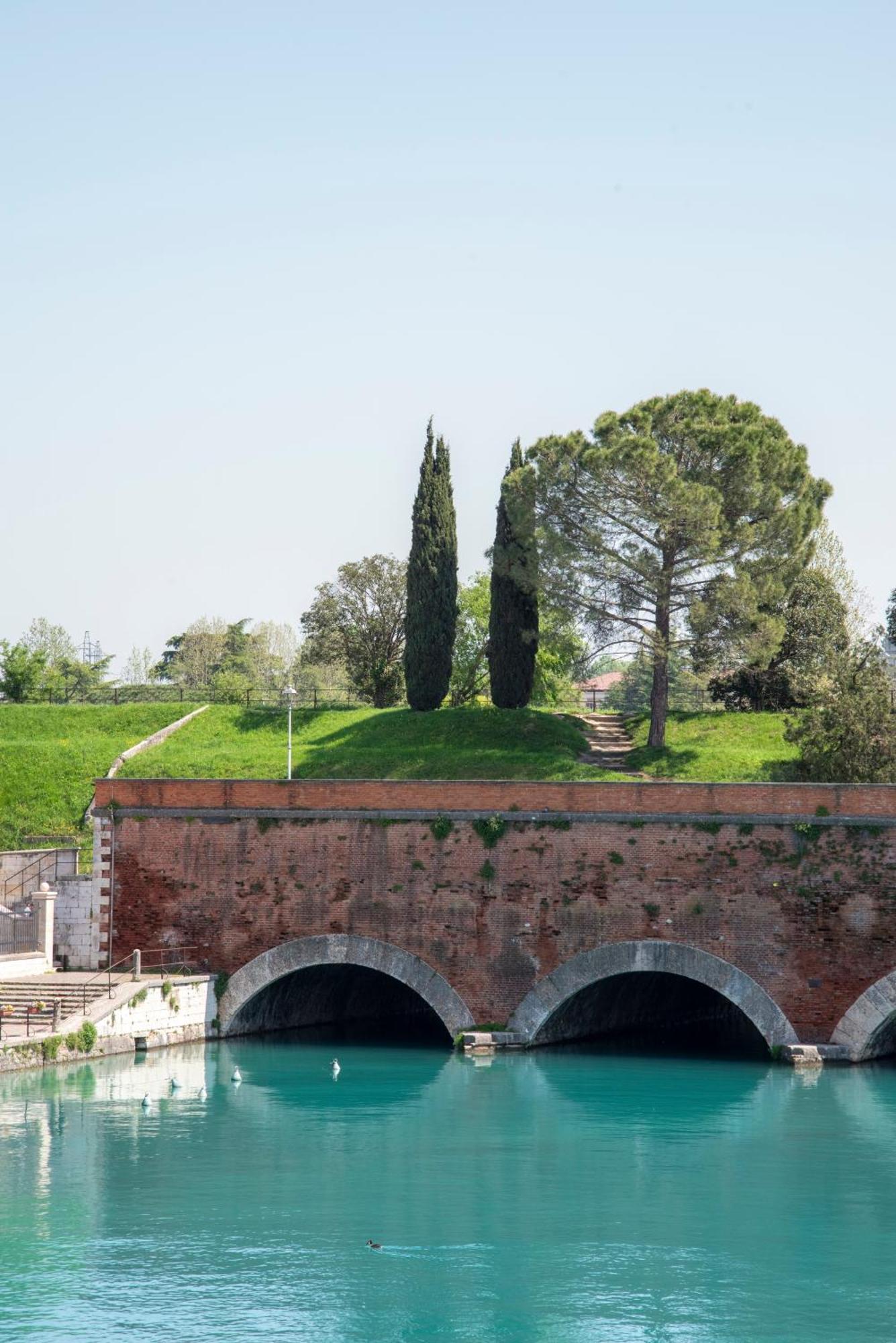 Palazzo Cordigero - Apartments เปสเคียรา เดล การ์ดา ภายนอก รูปภาพ