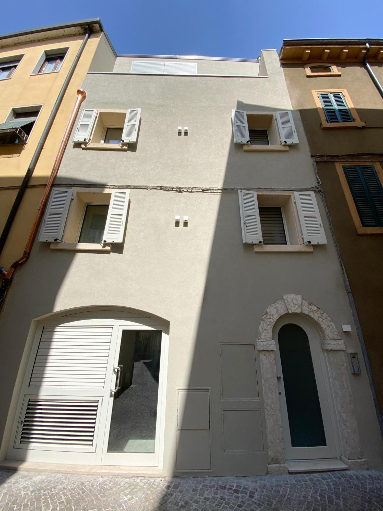 Palazzo Cordigero - Apartments เปสเคียรา เดล การ์ดา ภายนอก รูปภาพ