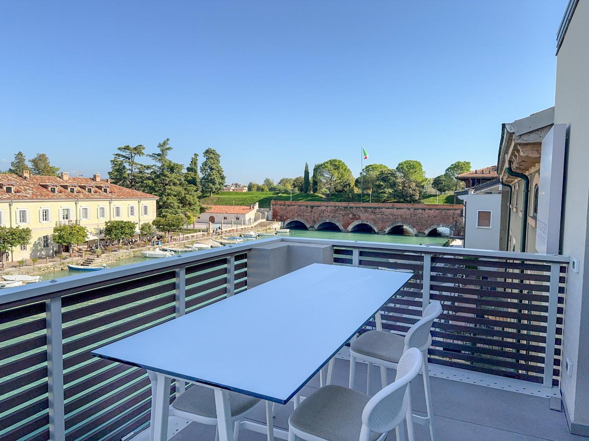 Palazzo Cordigero - Apartments เปสเคียรา เดล การ์ดา ภายนอก รูปภาพ