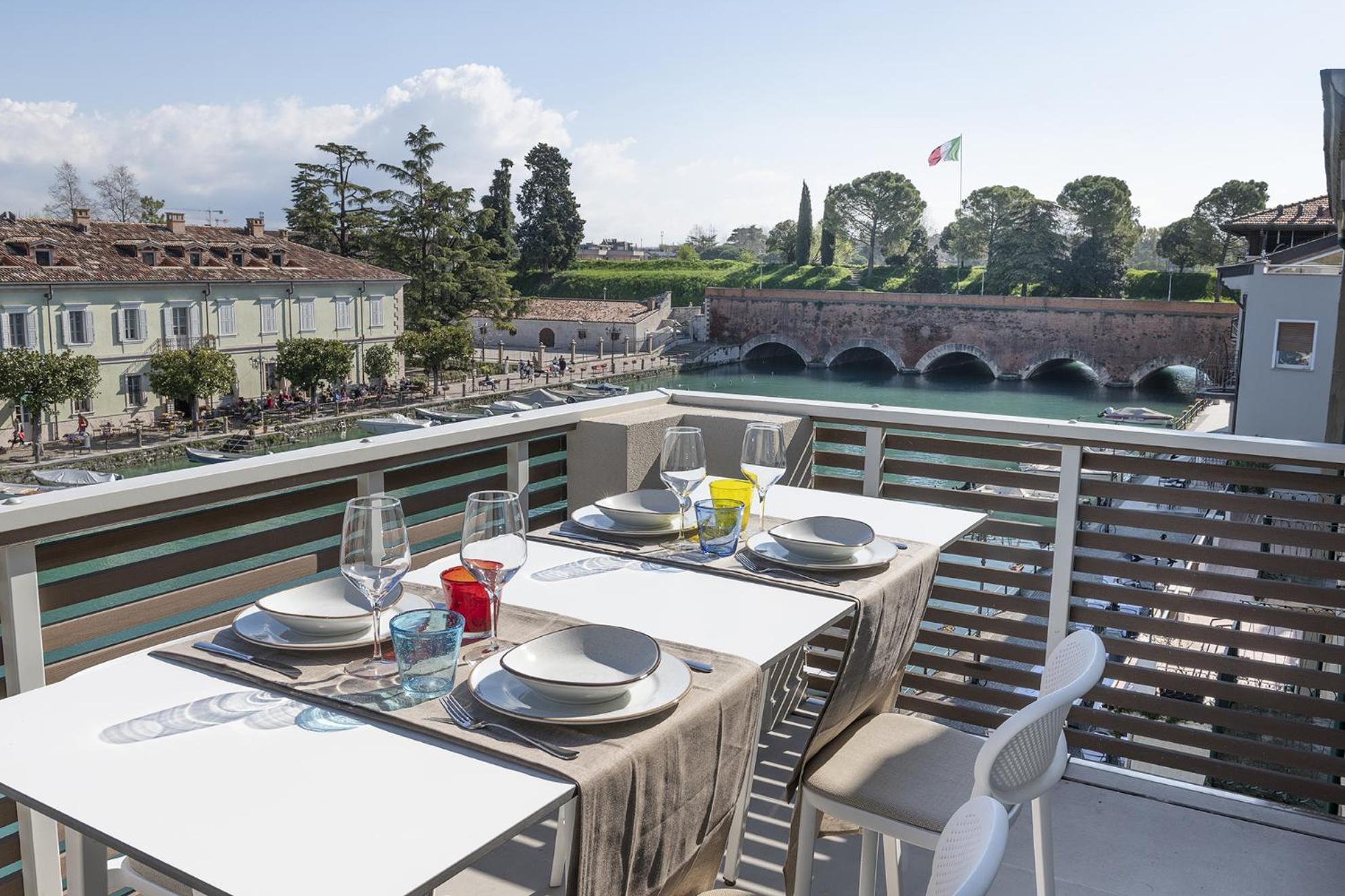 Palazzo Cordigero - Apartments เปสเคียรา เดล การ์ดา ภายนอก รูปภาพ