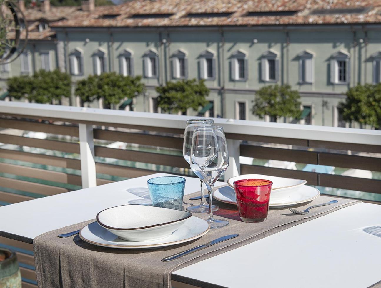 Palazzo Cordigero - Apartments เปสเคียรา เดล การ์ดา ภายนอก รูปภาพ